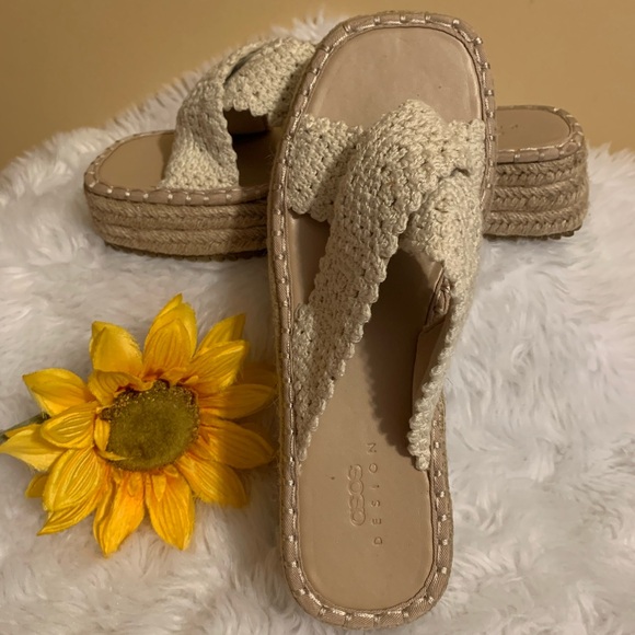 ASOS DESIGN Crème color macrame ladies sandals in size 7 VGUC - Picture 1 of 9